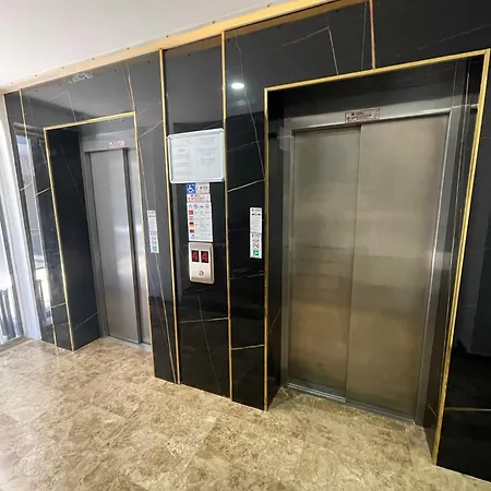 Apartment Family Near Cleopatra